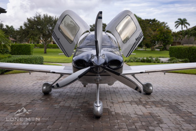 2004 Cirrus SR22 G2 GTS: 