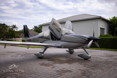 2004 Cirrus SR22 G2 GTS: 