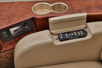 2010 Dassault Falcon 2000LX: 