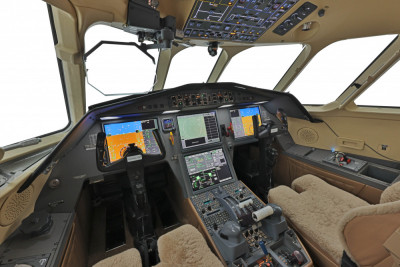 2010 Dassault Falcon 2000LX: 