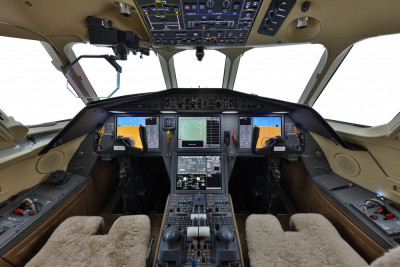 2010 Dassault Falcon 2000LX: 