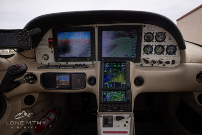 2004 Cirrus SR22 G2: 