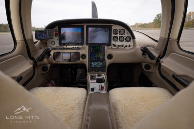 2004 Cirrus SR22 G2: 