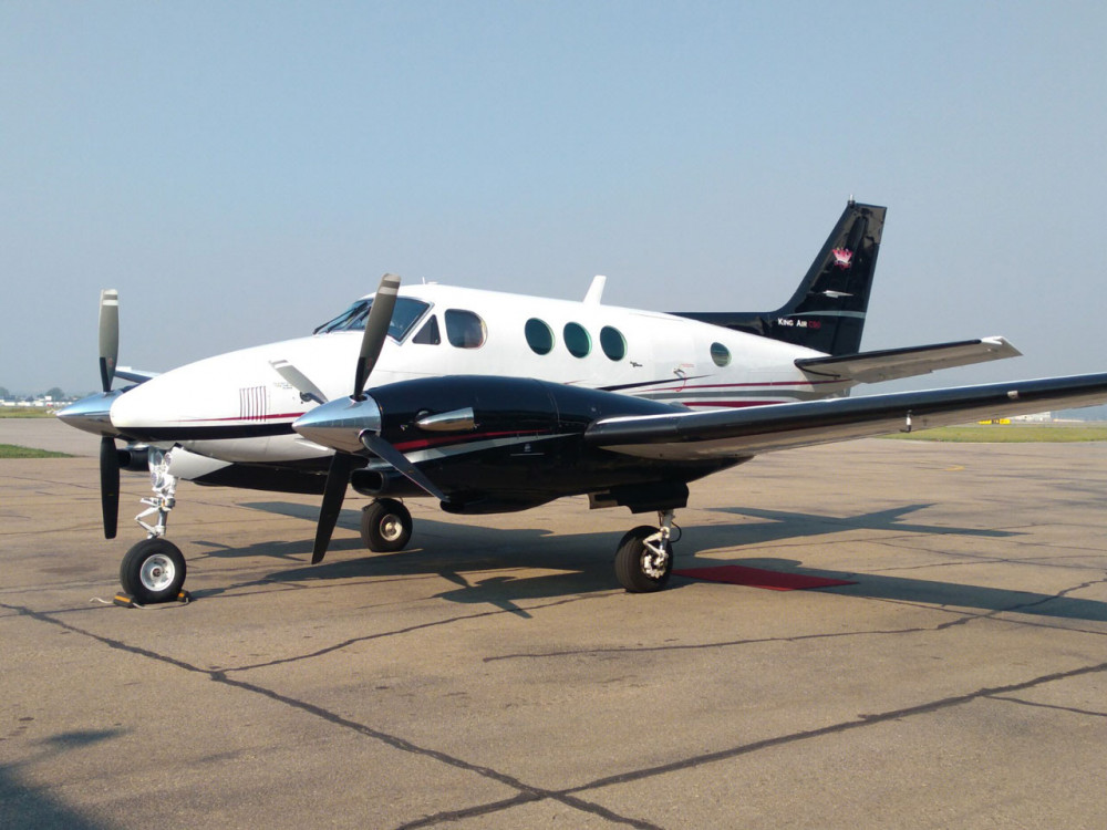 Beechcraft king hot sale air b90