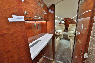2005 Bombardier Challenger 300: 