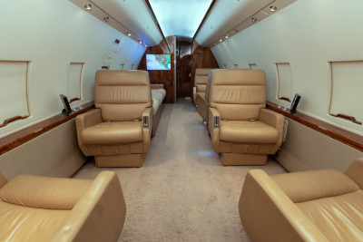1985 Bombardier Challenger 601 - 1A: 