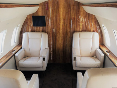 2008 Bombardier Challenger 605: Forward Cabin