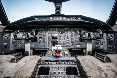 1994 Bombardier Challenger 601 - 3R: Cockpit