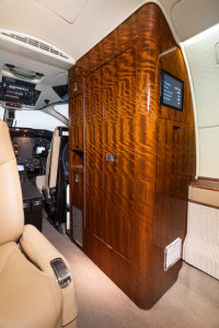 2005 Hawker 400XP: 
