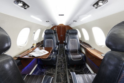2010 Embraer Phenom 300: Designer Interior