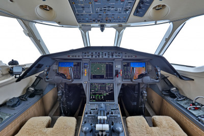2008 Dassault Falcon 2000LX: 