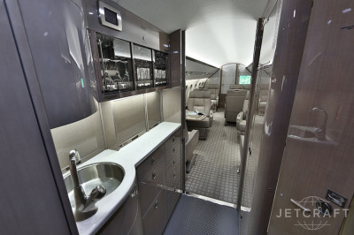 2009 Dassault Falcon 2000LX: 