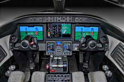 2016 Bombardier Learjet 75: Cockpit