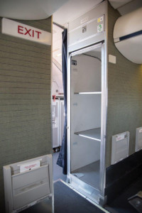 1999 Bombardier Canadair Regional Jet CRJ-700: 
