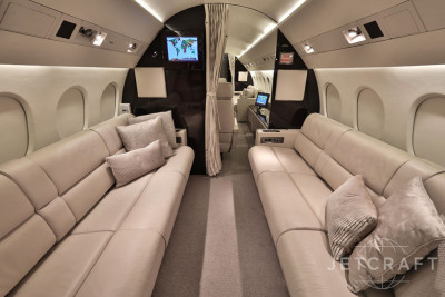 1993 Dassault Falcon 900B: 