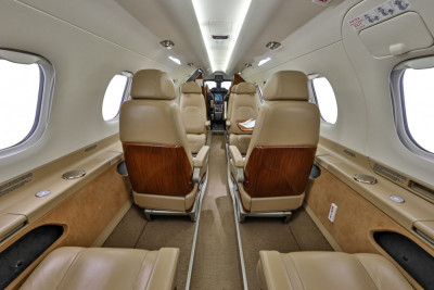2012 Embraer Phenom 300: 