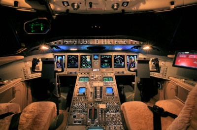 2005 Bombardier Global 5000: Cockpit