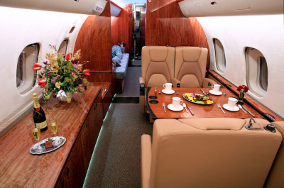 2005 Bombardier Global 5000: Mid cabin