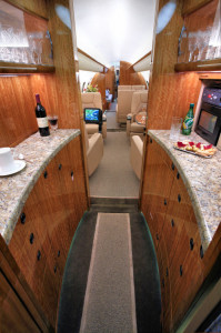 2005 Bombardier Global 5000: Galley