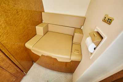 2006 Dassault Falcon 2000EX EASy II: Lav