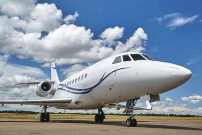 2006 Dassault Falcon 2000EX EASy II: Exterior, front angle