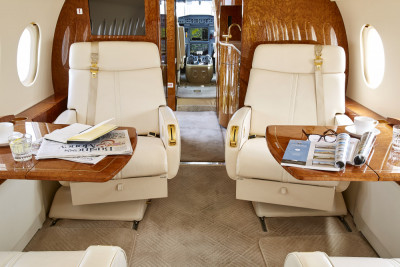 2006 Dassault Falcon 2000EX EASy II: Fwd seats