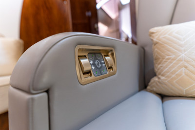 2015 Bombardier Global 5000: Cabin Seat Electric Lumbar