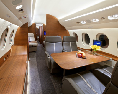 2013 Dassault Falcon 7X: Mid-Cabin Conference Group