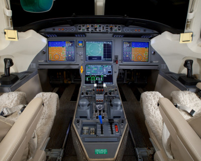 2013 Dassault Falcon 7X: Cockpit