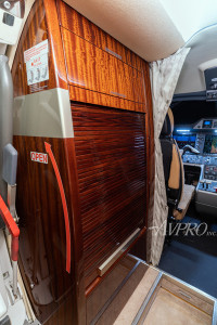 2010 Embraer Phenom 300: 