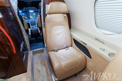 2010 Embraer Phenom 300: 