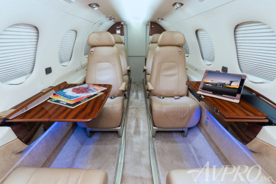 2010 Embraer Phenom 300: 