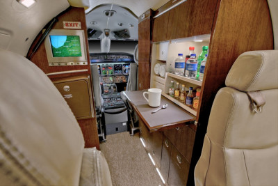 2007 Bombardier Learjet 45XR: Galley