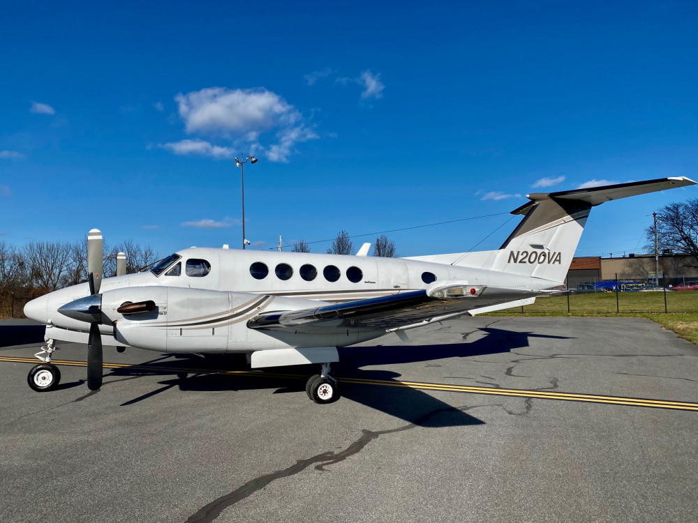 Beechcraft king air 200 hot sale price