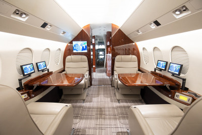 2009 Dassault Falcon 2000LX: 