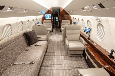 2009 Dassault Falcon 2000LX: 
