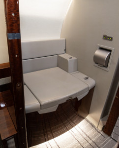 2009 Dassault Falcon 2000LX: 