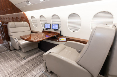 2009 Dassault Falcon 2000LX: 
