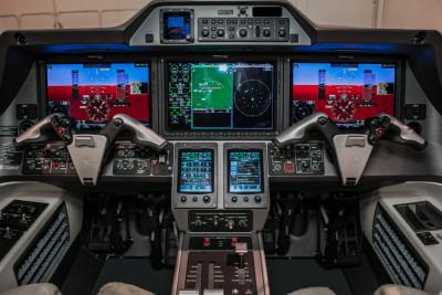 2017 Embraer Phenom 300: 