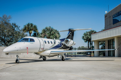 2017 Embraer Phenom 300: 