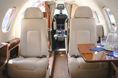 2017 Embraer Phenom 300: 