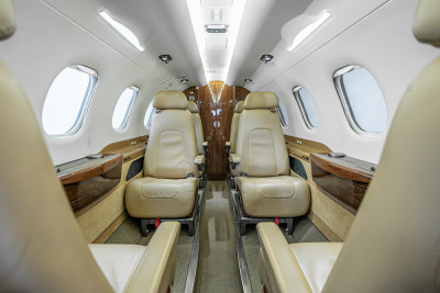 2010 Embraer Phenom 300: 