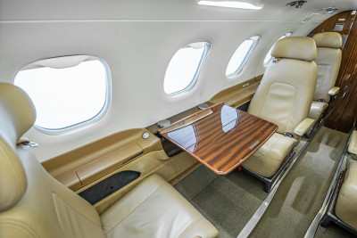 2010 Embraer Phenom 300: 