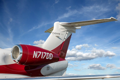 2010 Embraer Phenom 300: 