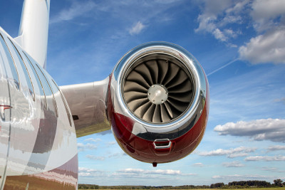 2010 Embraer Phenom 300: 