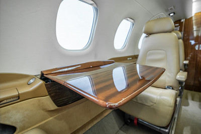 2010 Embraer Phenom 300: 