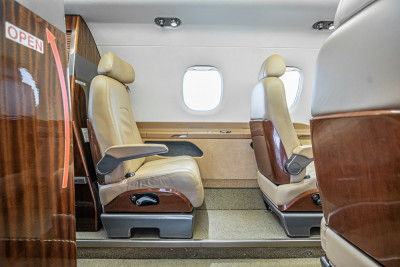 2010 Embraer Phenom 300: 