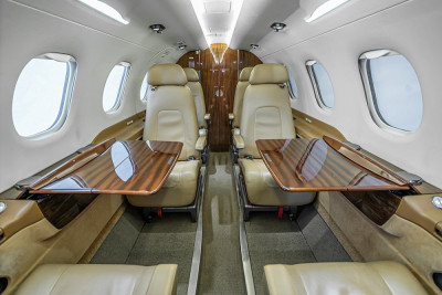 2010 Embraer Phenom 300: 