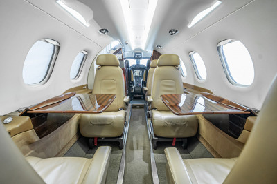 2010 Embraer Phenom 300: 