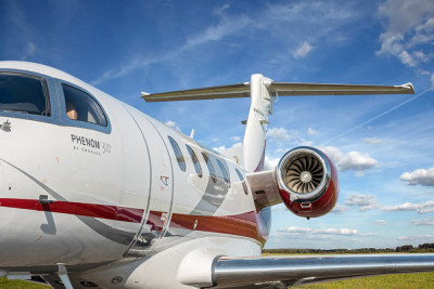 2010 Embraer Phenom 300: 